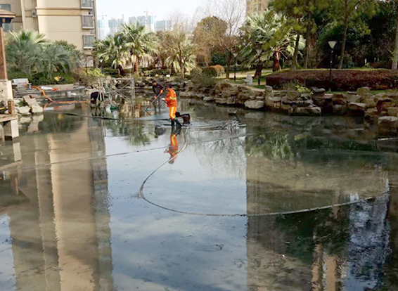 香格里拉景观池淤泥清理